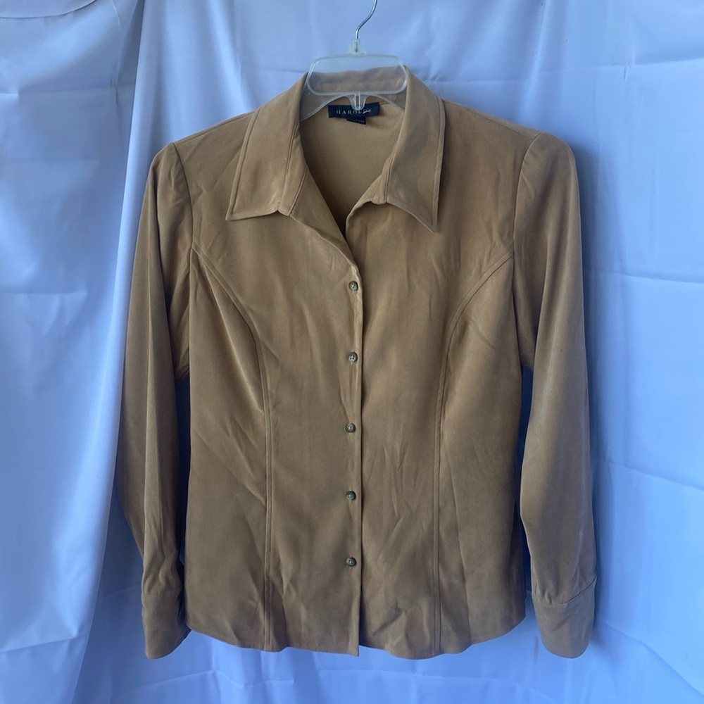 Harold’s tan jacket